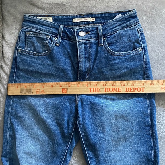 Levi’s 721 Distressed High Rise Skinny Jeans - Picture 7 of 9